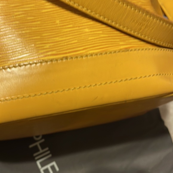 1994 Louis Vuitton Epi Noe Yellow (Authentic) - Picture 6 of 12